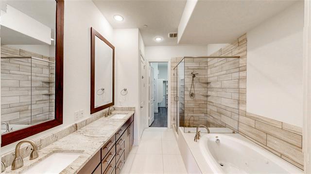 Building Photo - 620 S Pearl Expy