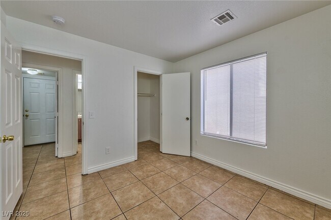 Building Photo - 6348 Kenny Heights Ct
