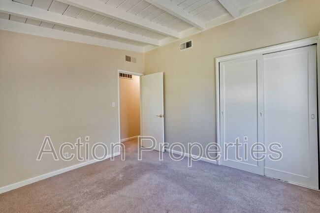 Building Photo - 1764 Montecito Ave