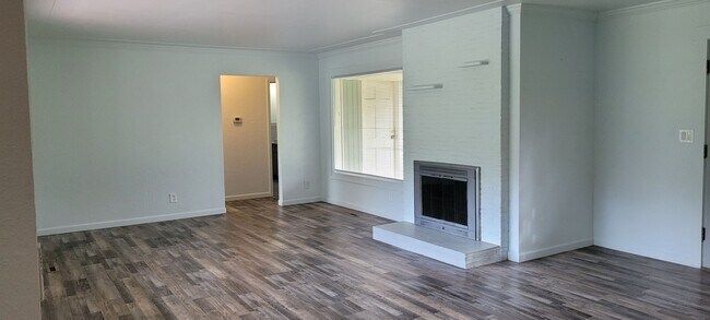 Building Photo - Riverfront 3 bedroom home in Winchester