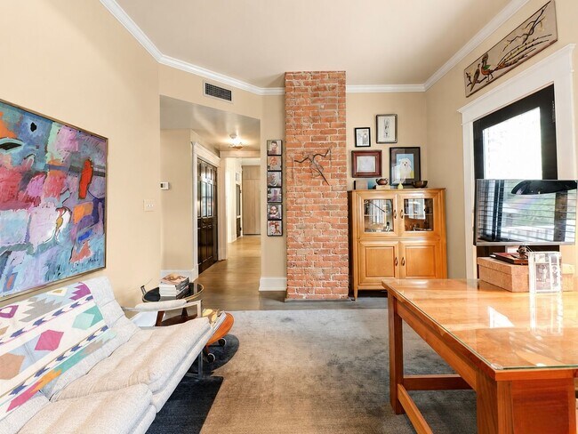 Building Photo - North Downtown Residence with Modern Updates and Prime Location