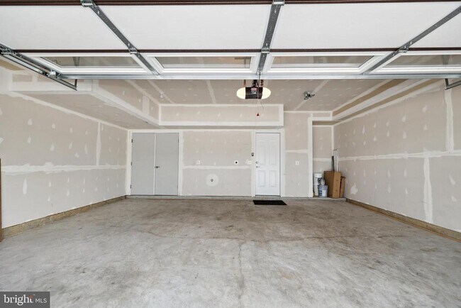 Building Photo - 1758 Autumn Maple Leaf Dr