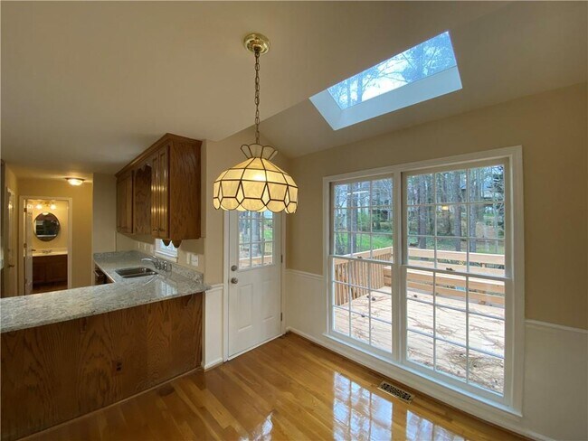 Building Photo - 612 Braidwood Dr NW