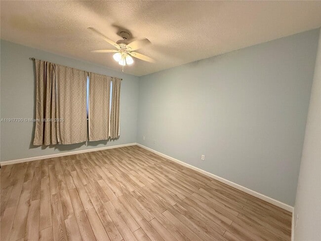 Building Photo - 4922 Tradewinds Ter