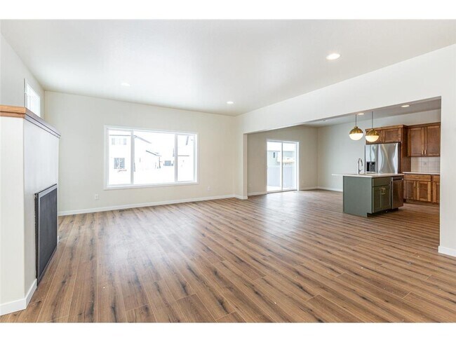 Building Photo - 5476 Lori Ln W