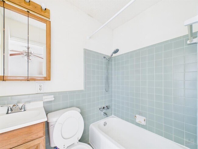 Building Photo - 803 W 28th St