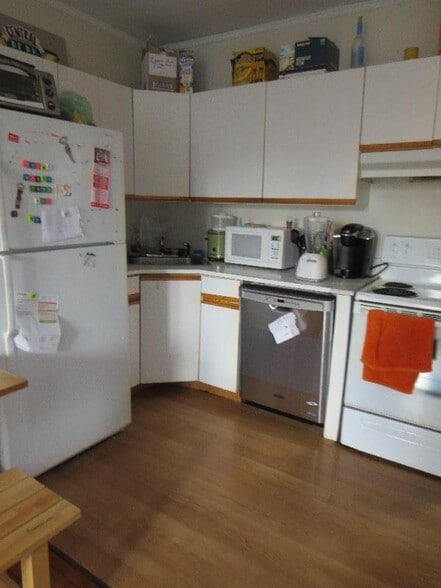 Building Photo - 76 Saint Stephen St