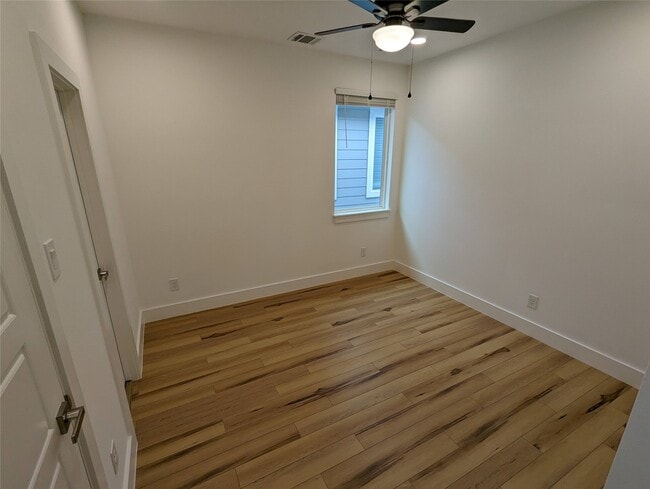 Building Photo - 4915 Fisk St