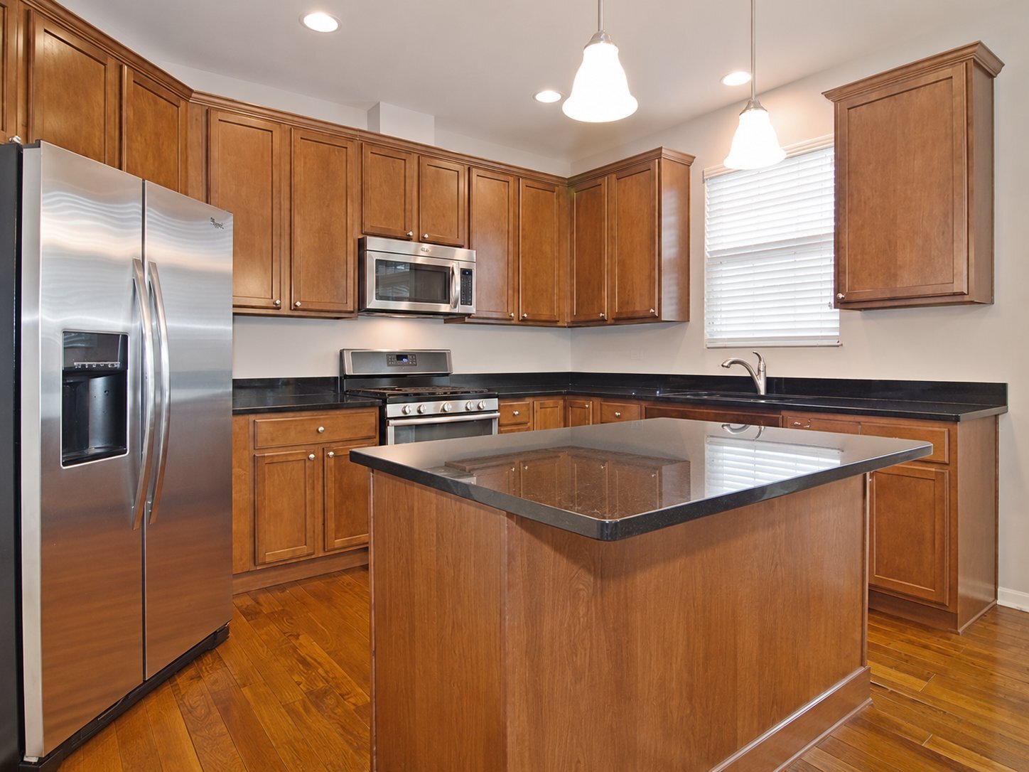 Building Photo - 1641 Dogwood Ln