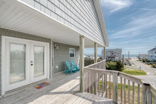Building Photo - DOG FRIENDLY FURNISHED OFF-SEASON RENTAL A...