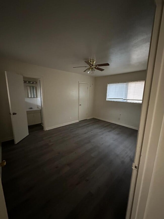 Building Photo - 302 S Everts St