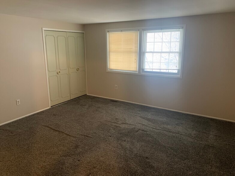 Master Bedroom - 5131 Buckingham
