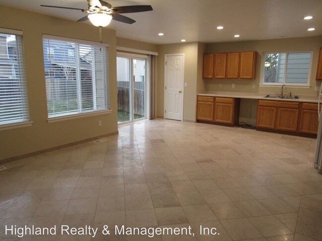 Building Photo - 4 br, 3 bath House - 1174 Sunbird Ave