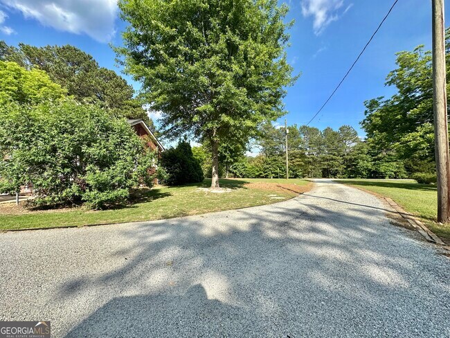 Building Photo - 986 GA-120
