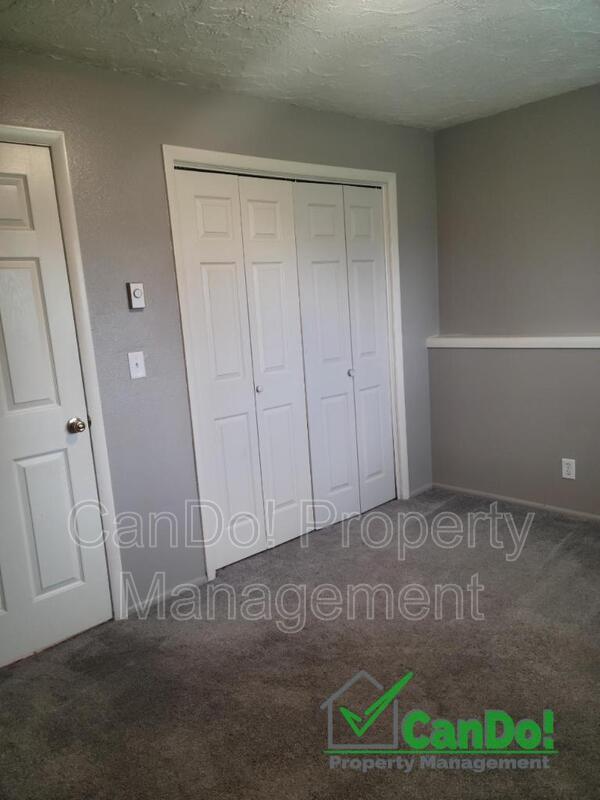 Building Photo - 210 Carol Dr