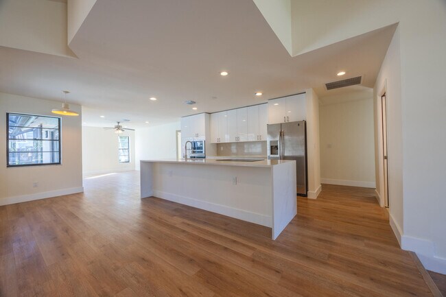 Building Photo - 22352 Martella Ave