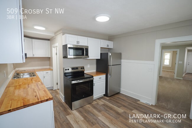 Building Photo - 509 Crosby St NW
