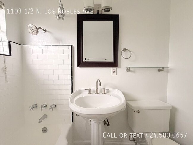 Building Photo - 1103 1/2 N. Los Robles Ave.-