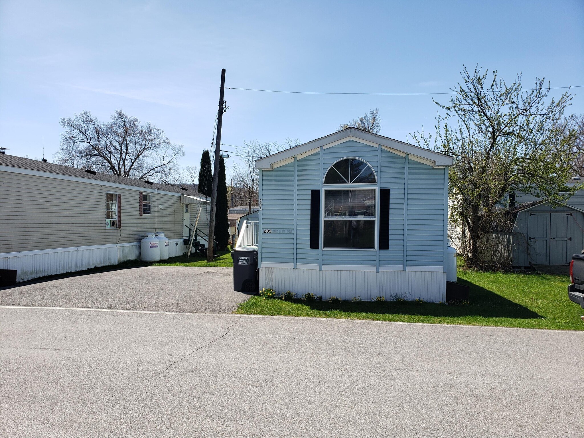 Building Photo - 205 Cross Dr