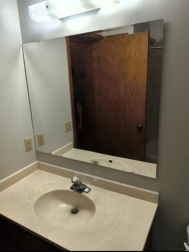 Building Photo - 1250 Silverwood Ct