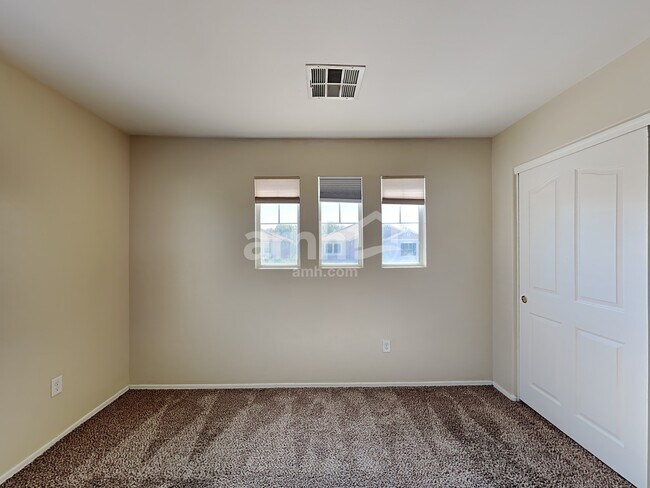 Building Photo - 6803 S 41st Ln