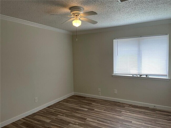 Building Photo - 10622 Golden Quail Dr