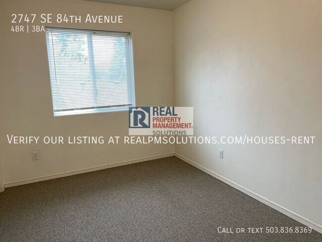 Building Photo - 2747 SE 84th Ave