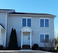 Building Photo - Townhouse Located at Pikes Place