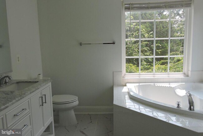 Building Photo - 21821 Ladyslipper Sq