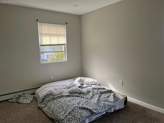 Building Photo - 39 Elder Ave