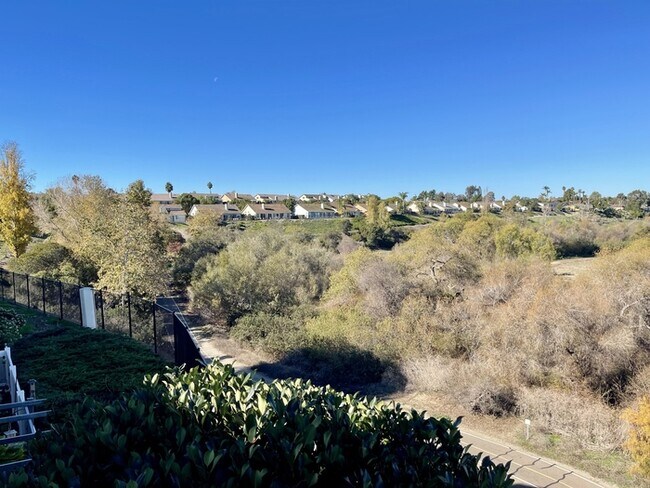 Building Photo - Codorniz Way