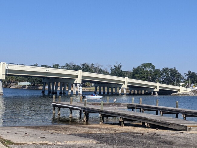 Building Photo - 5 Ellinor Ct