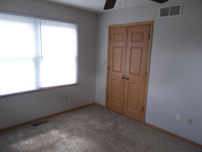 Building Photo - Large, beautiful home in South Richmond