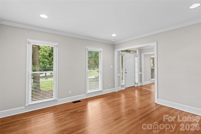 Building Photo - 9033 Pennyhill Dr