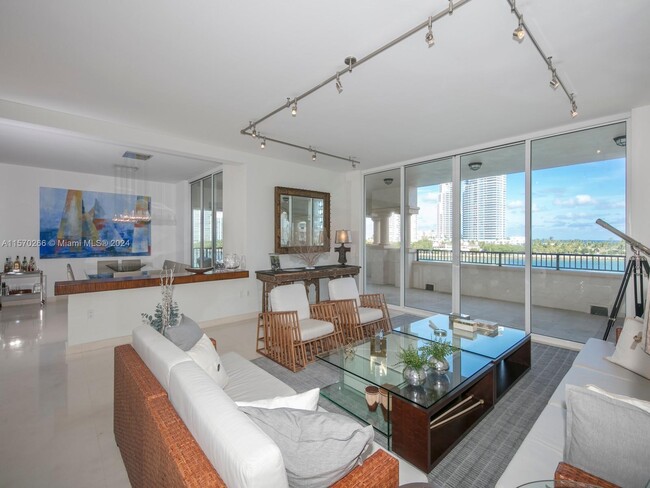 Building Photo - 7141 Fisher Island Dr