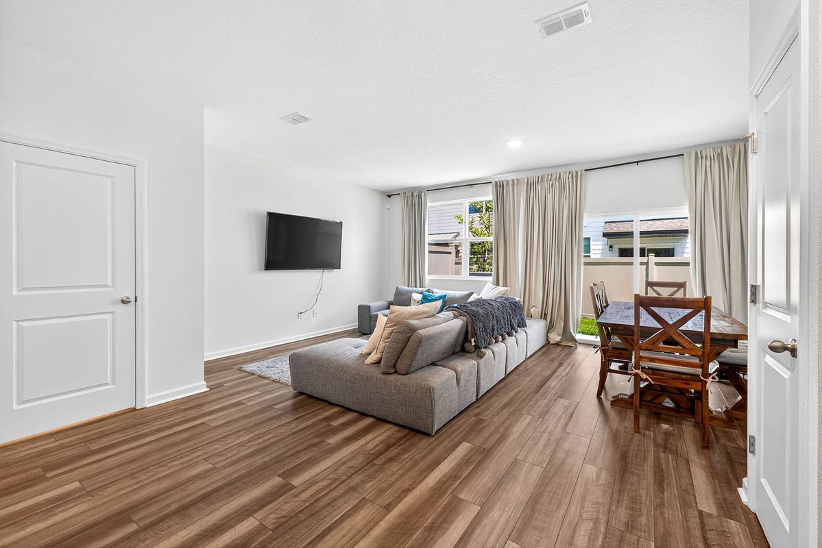 Building Photo - 6150 Calle Ochoa St