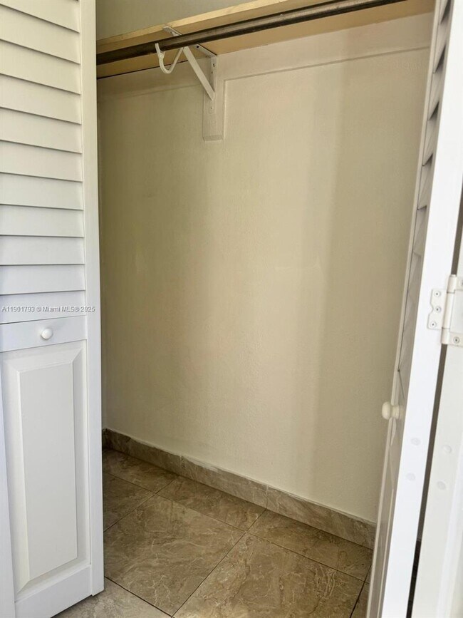 Building Photo - 1036 NW 3rd St