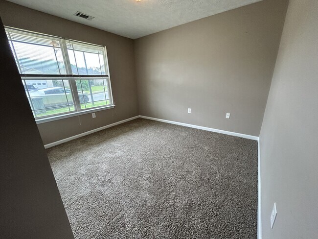 Building Photo - 287 Wrightsburg Way