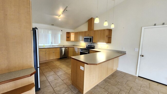 Building Photo - Rental Available in Beautiful Waimea