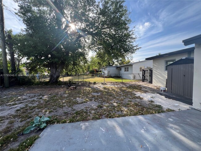 Building Photo - 770 NW 179th St