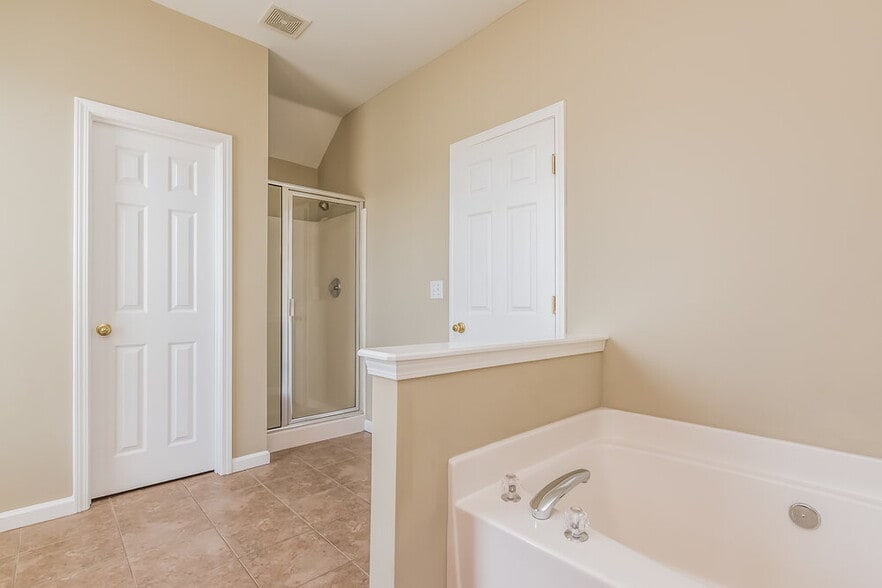 Building Photo - 6049 Brookmere Ln SE