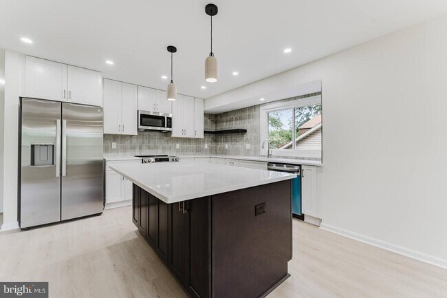 Building Photo - 7107 Sontag Way
