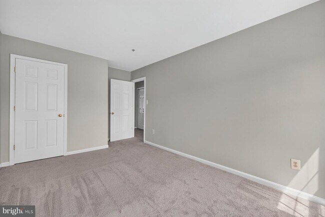 Building Photo - 2495 Cheyenne Dr