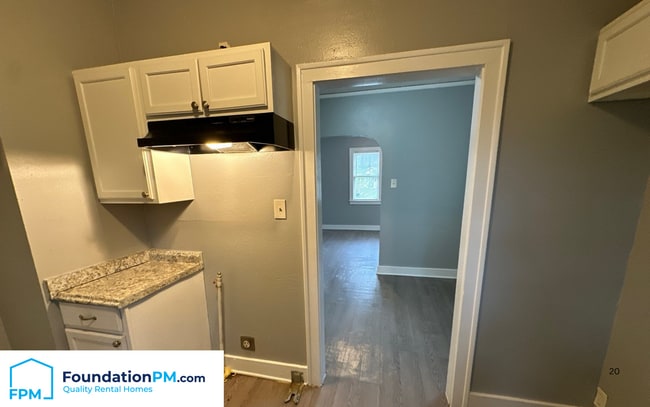 Building Photo - 2570 Malone Ave