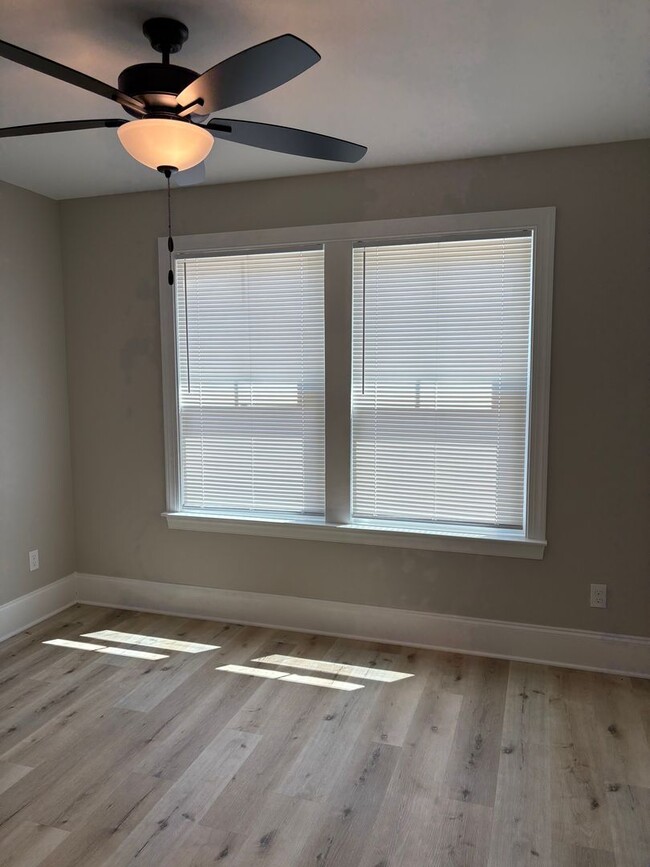 Building Photo - New 4 Bedroom Home Available Now