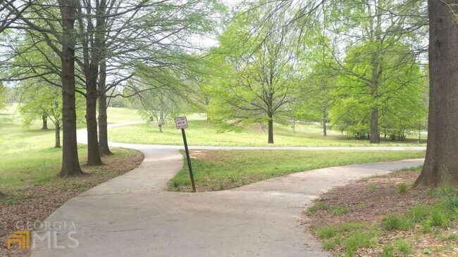 Building Photo - 1300 DeKalb Ave NE