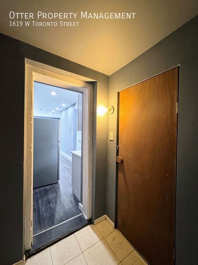 Building Photo - 1619 W Toronto St