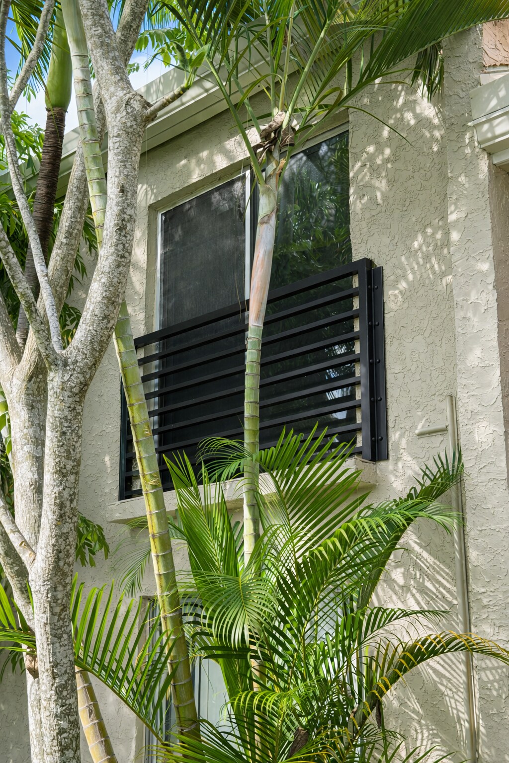 Building Photo - 5332 NE 6th Ave