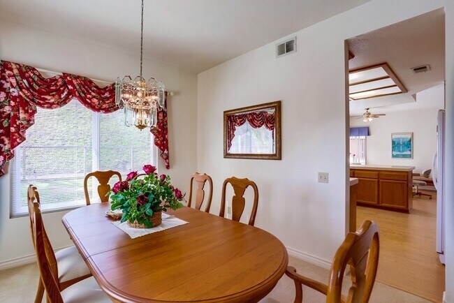 Building Photo - Spacious 4 Bedroom Shadowridge Home Available May 1st