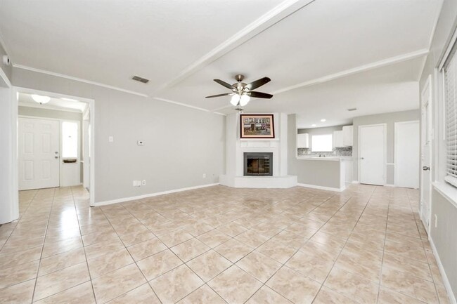 Building Photo - 7911 Pella Dr